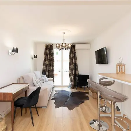 Martinez Area Renovated 1 Bedroom W Side Sea View
